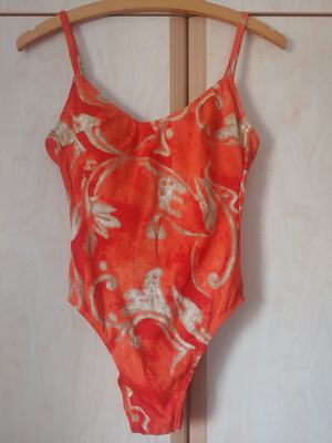 Ολόσωμο πορτοκαλί μαγιό μεταχειρισμένο, μέγεθος S/M