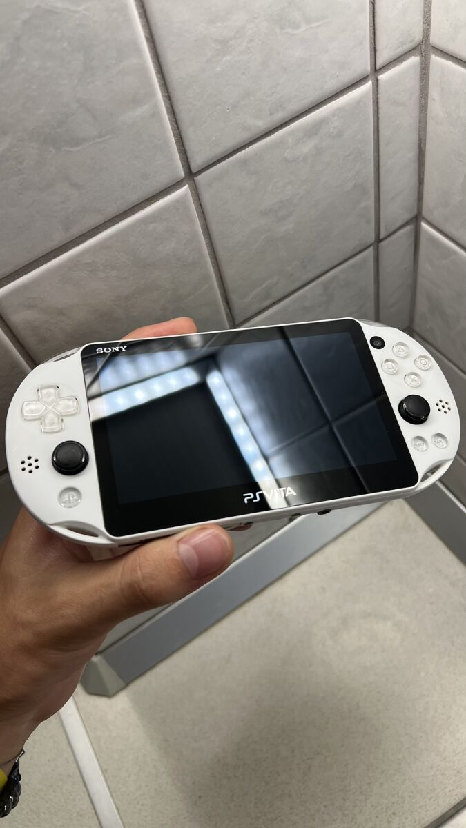 Ps Vita PCH-2000 Minecraft Limited… - € 350,00 - Vendora.cy