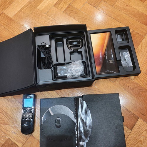 Nokia 8800 Black Box phone