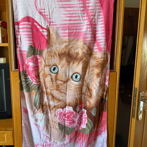 Beach towel with pink cat new