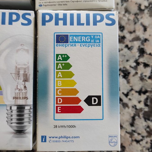 Philips 28W halogen bulbs EcoClassic with E27 base, warm white