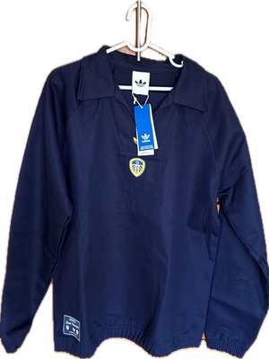 Leeds Icon Top new, authentic from Leeds United boutique, size Medium