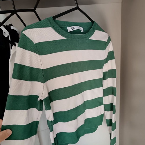 Zara striped crop sweater green and cream, like new, size M