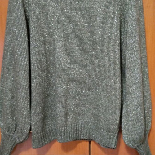 Sweater size M like new, green