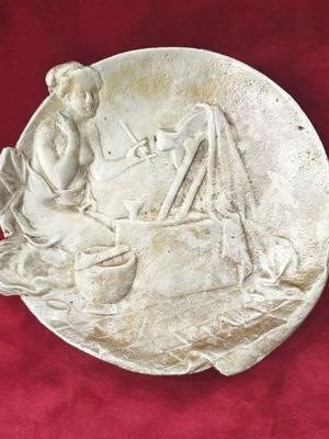 Decorative item used with folklore motif, bronze or alpaca