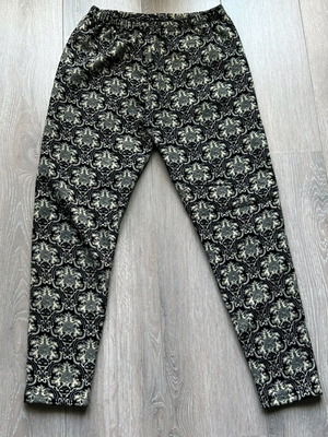 Women's pants like new, black patterned, one size