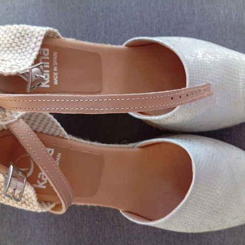 Kanna platform sandals size 40 new, beige and silver leather