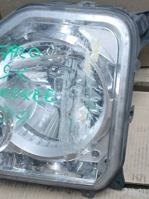 Jeep Liberty right headlight used