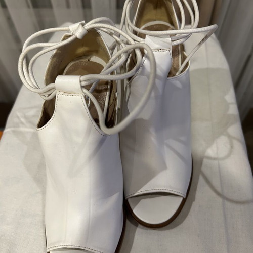Pumped Up White Lace-Up High Heel Sandals like new