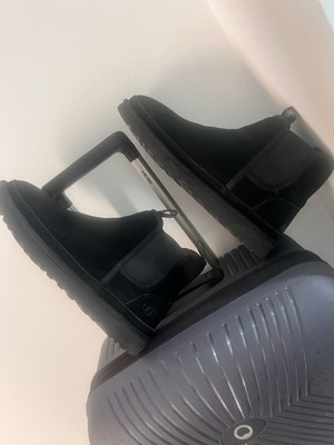 Ugg Australia men's boots black like new size 44