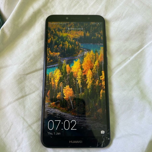 Huawei Y6 used phone with cracked screen