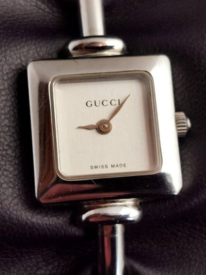 Ρολόι Gucci καινούργιο αυθεντικό με ασημί χρώμα και κουτί