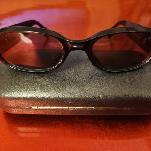 Max Mara sunglasses like new, black vintage style