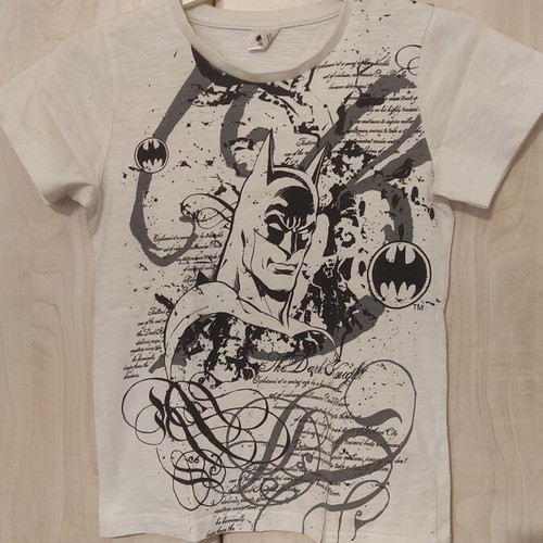 Batman t-shirt for boy 7 years like new, white