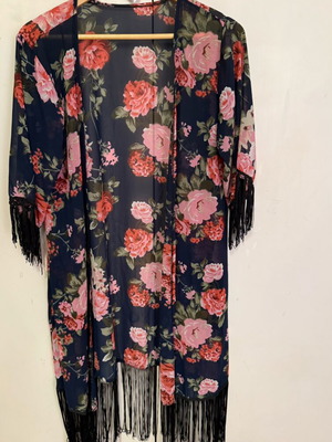 Kimono floral with fringes one size like new, multicolor