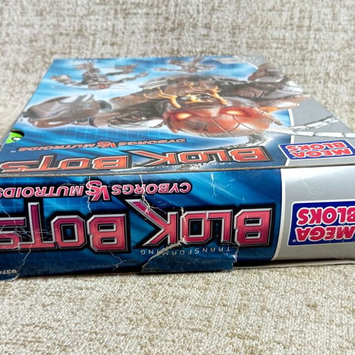Mega Bloks Strife Transforming Blok Bots #9374, vintage 2003, sealed