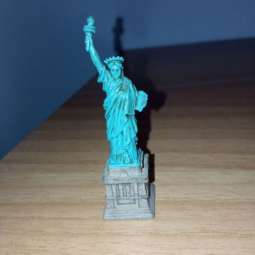 Statue of Liberty decorative small like new