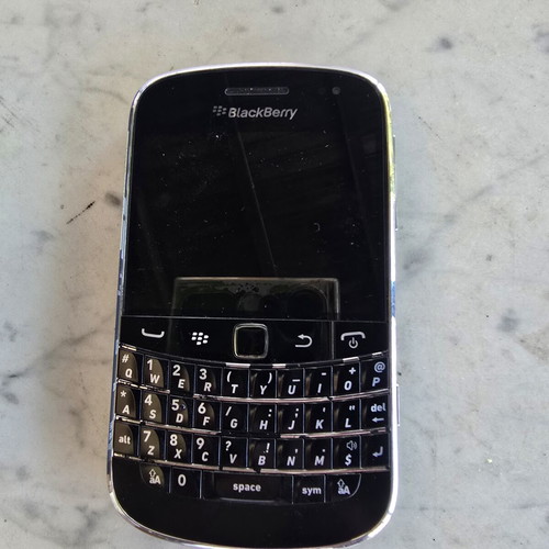 Blackberry Bold 9000 1256 used, collector's item with box and charger