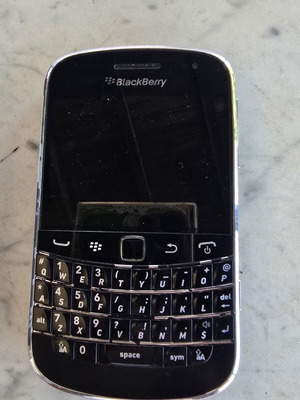 Blackberry Bold 9000 1256 used, collector's item with box and charger
