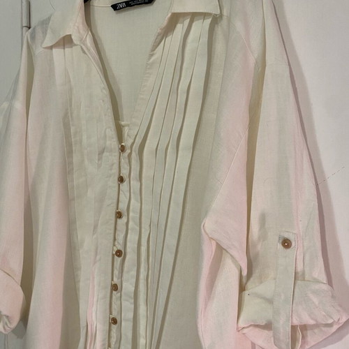 Zara white kimono like new, long with wooden buttons