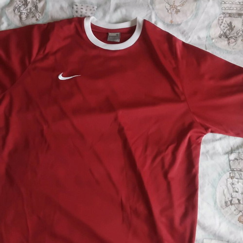Nike vintage t-shirt new, size Medium, red and white