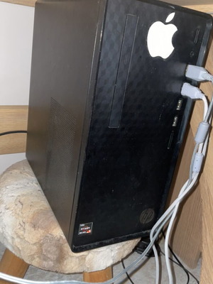 HP desktop computer with 16GB RAM and graphics card
