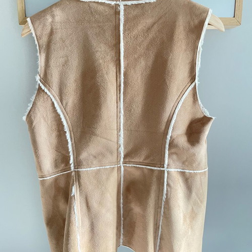 Bershka fur vest size M like new, beige brown