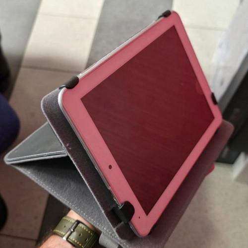 Tablet Aiwa AW920 8-inch used with flip case