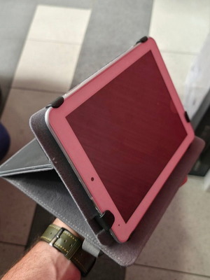 Tablet Aiwa AW920 8-inch used with flip case