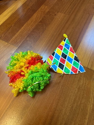 Clown wig and hat used, for 4 years old