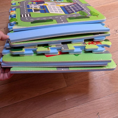 ELC Play Mat 1m x 1m like new