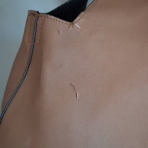 Women's shoulder bag used, tan color with zipper
