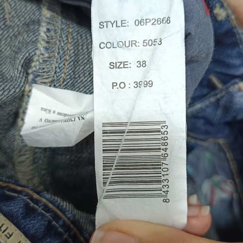 Desigual jeans with embroidered waist, like new