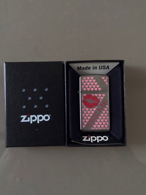Zippo Kiss Me 1605 new Slim Satin Chrome lighter