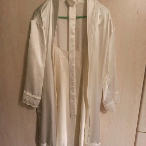 Bridal set satin nightgown and robe like new, XS, white