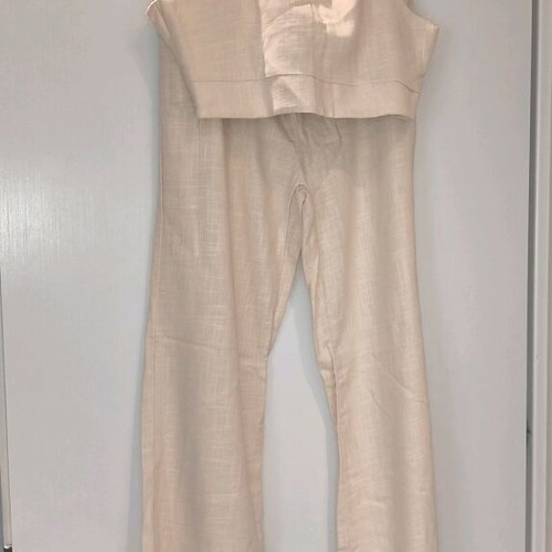 DK beige set with crop top and pants new