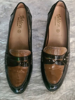 Dchicas leather patent leather heels size 35 like new brown