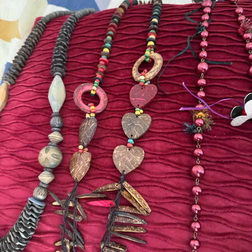Handmade necklaces set of three like new