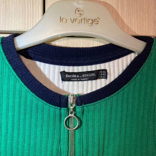Bershka top like new, size XS