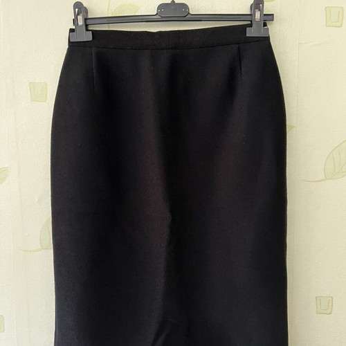 A-Style black skirt with zipper and button, knee-length, new