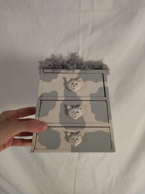 Jewelry box with drawers used, cat theme, white and gray
