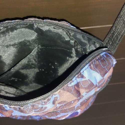 Huggy Wuggy Cross Body Bag like new, kids