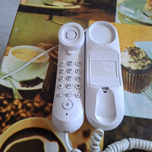 Alcatel home phone like new with cord