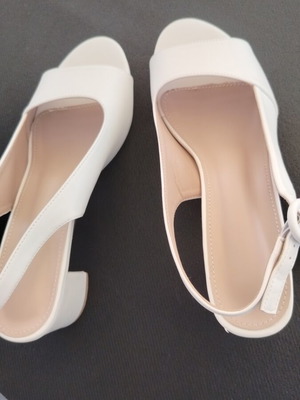 Women's white sandals like new, size 41