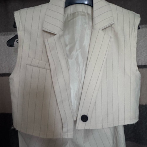 Set with pants and vest size small, like new, beige