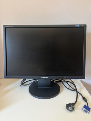 Samsung SyncMaster 2243NW 22-inch LCD monitor