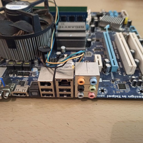 Motherboard Gigabyte GA-EG41MFT used with Core™ 2 Quad CPU and 6GB RAM