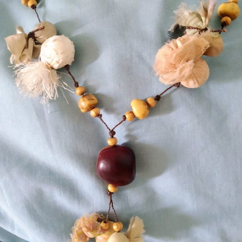 Ethnic necklace from Brazil like new, handmade with seeds and fabric pouches