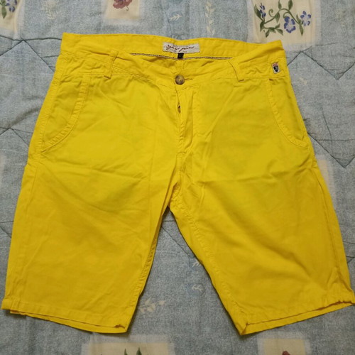 3Guys men's yellow bermuda shorts like new, size L