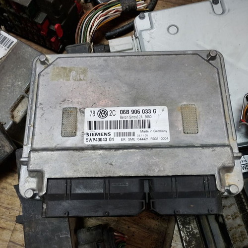 Engine computer 06B906033G for VW Passat 3B5.5 2.0i used